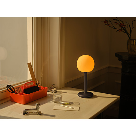 Fire Table von Grau