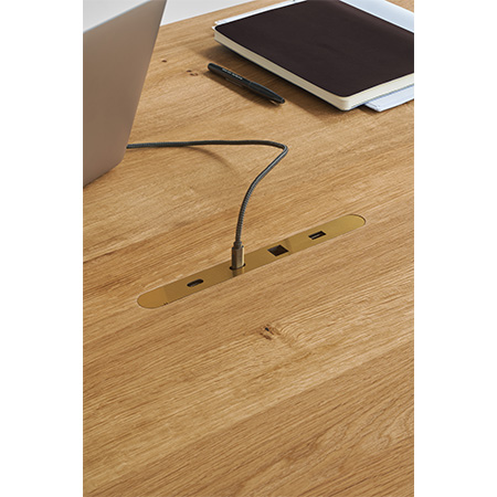 Kabelmanagement f�r Tische von e15