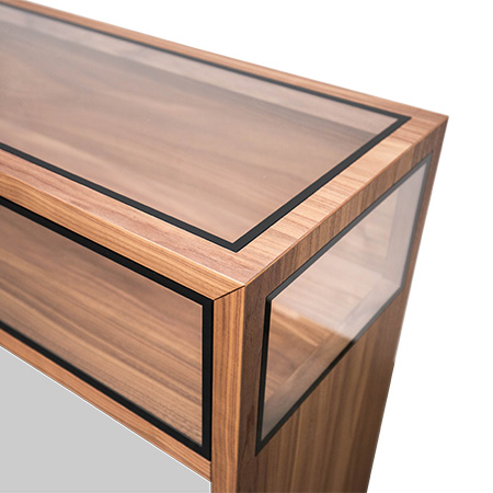 Arcum Konsole mit Verglasung von Cramer Holzmanufaktur