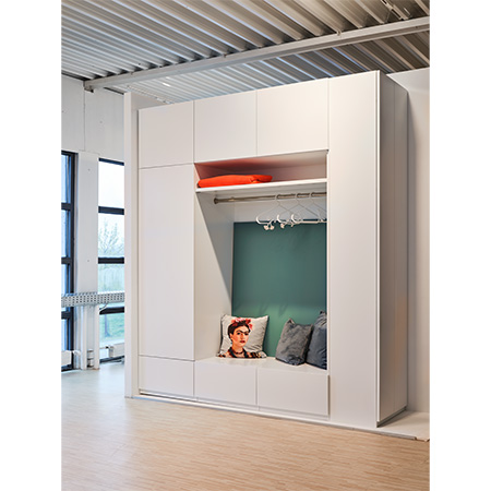 Refugium Garderobenschrank von Cramer Holzmanufaktur