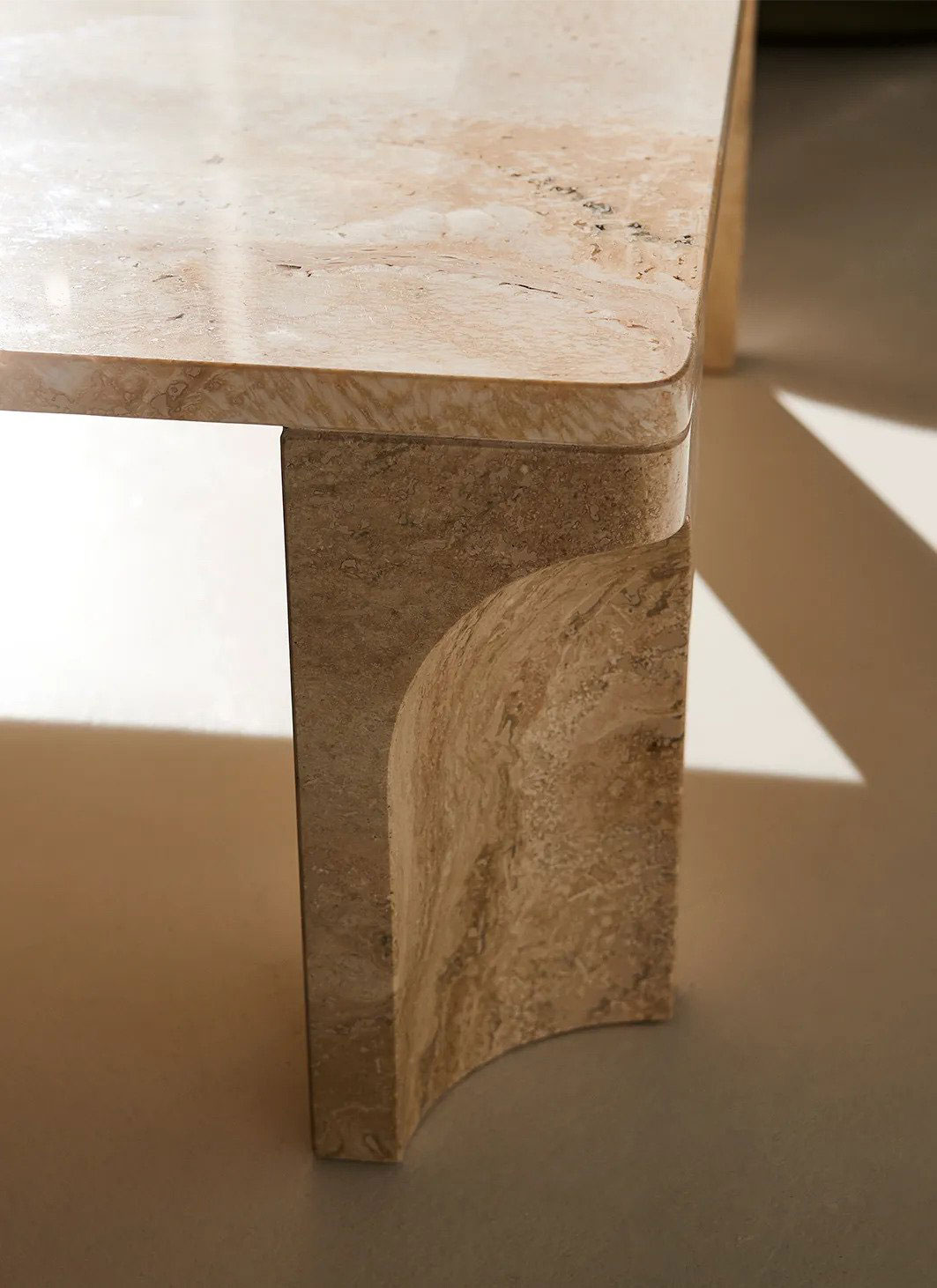 Doric Coffee Table von Gubi