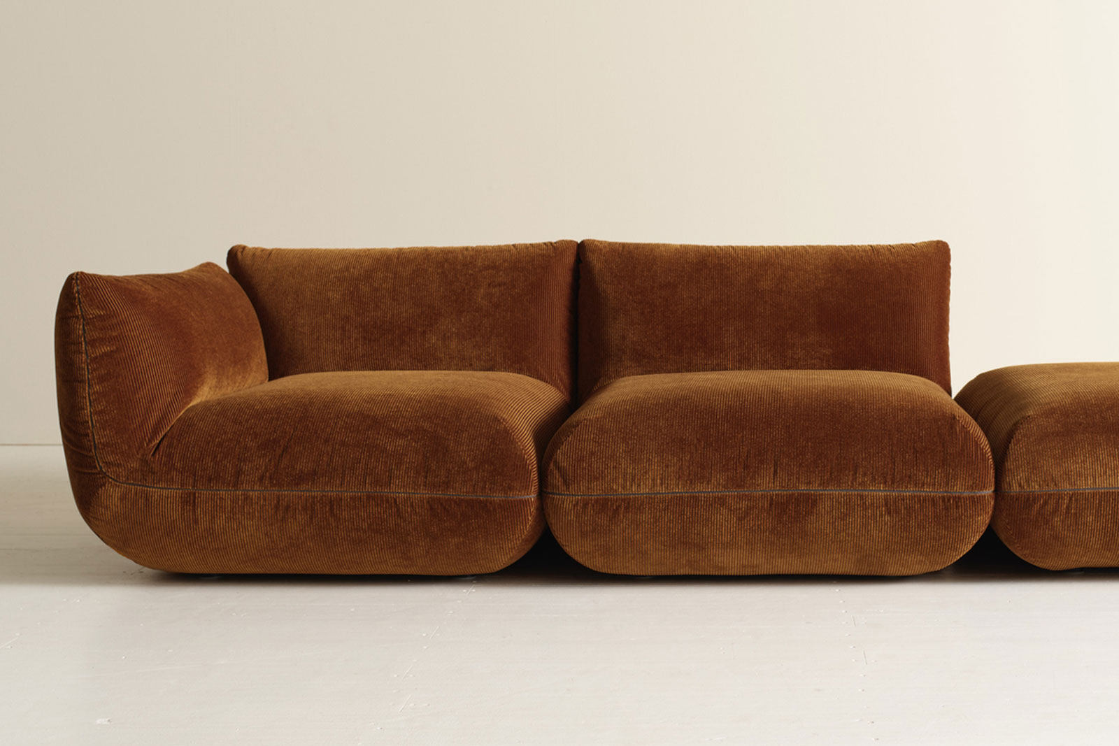 Jalis Sofa von COR