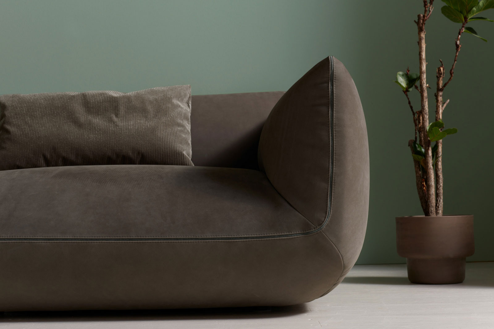 Jalis Sofa von COR