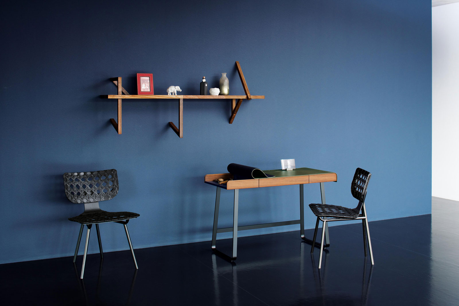 Pegasus Home Desk von ClassiCon