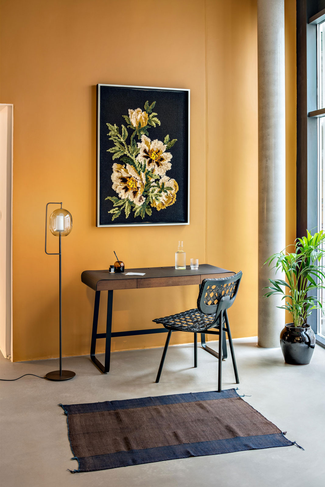 Pegasus Home Desk von ClassiCon