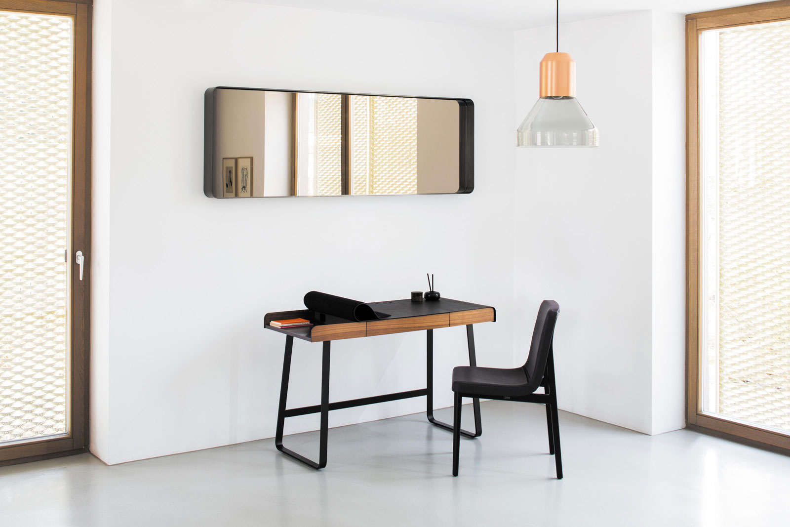 Pegasus Home Desk von ClassiCon