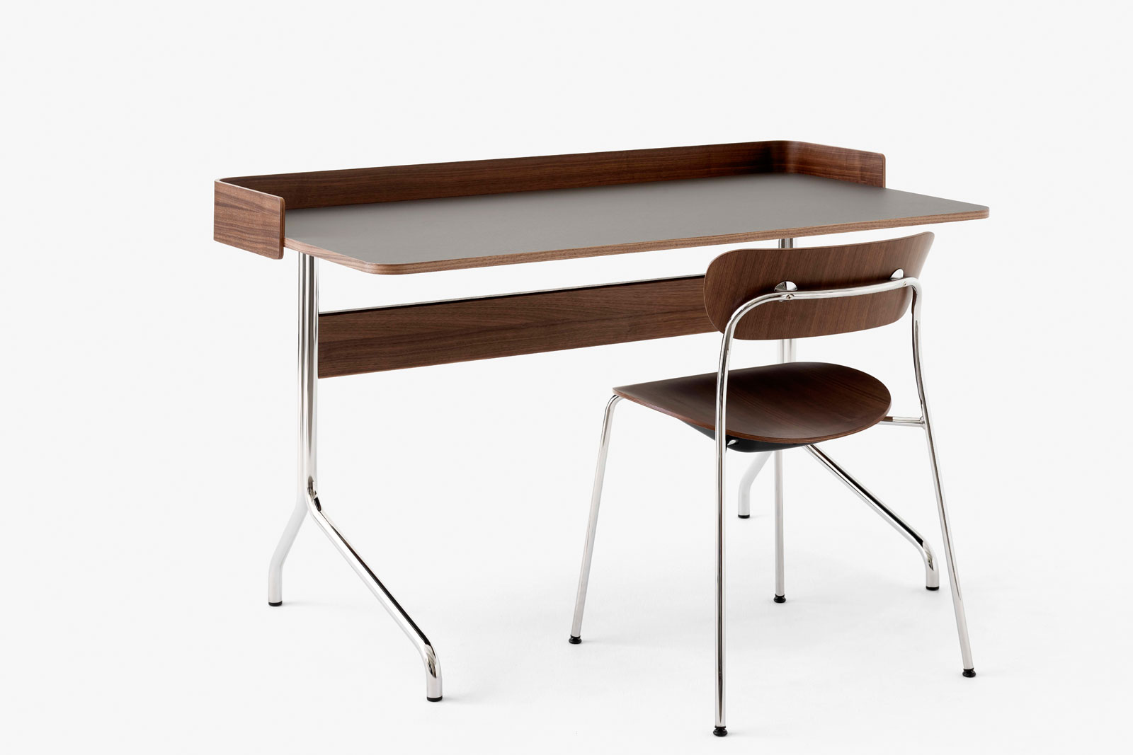 Schreibtisch Pavilion AV17 von &Tradition