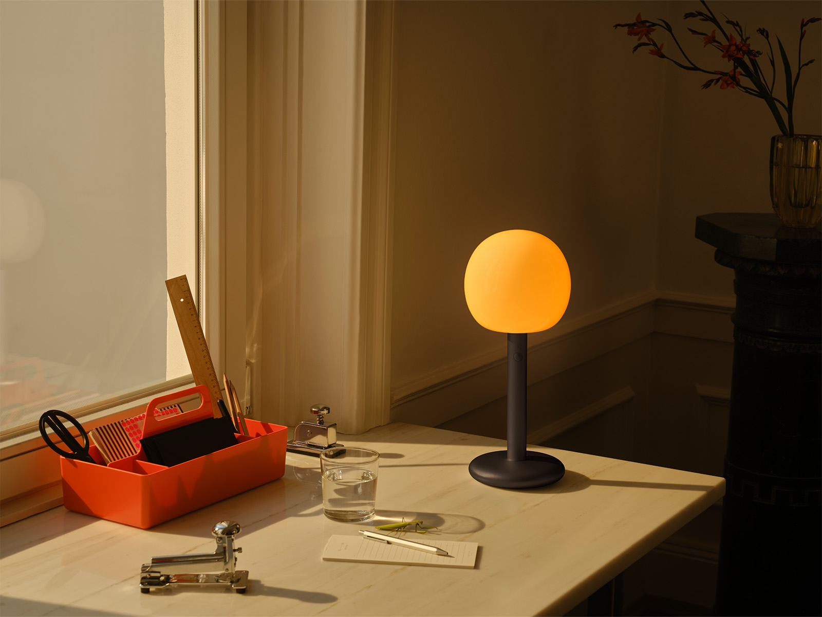Fire Table von Grau
