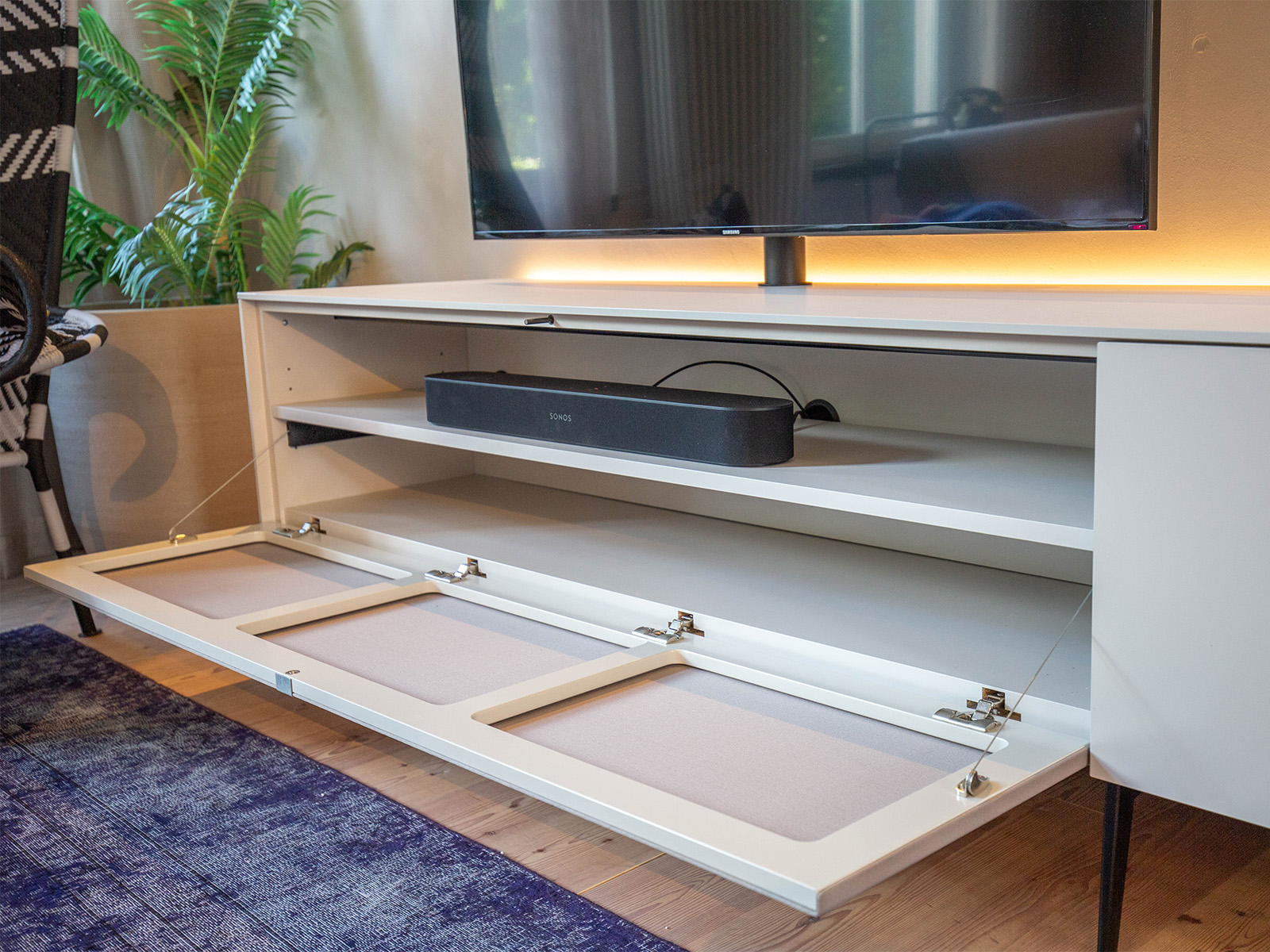 Velare Medienlowboard von Cramer Holzmanufaktur