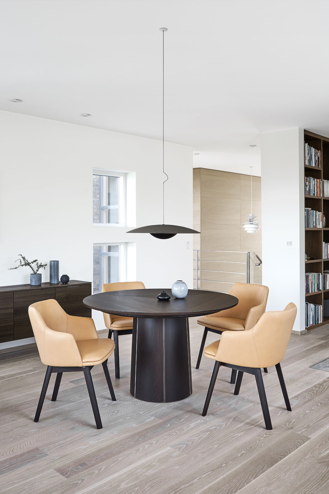 Dining Table #33 von Skovby