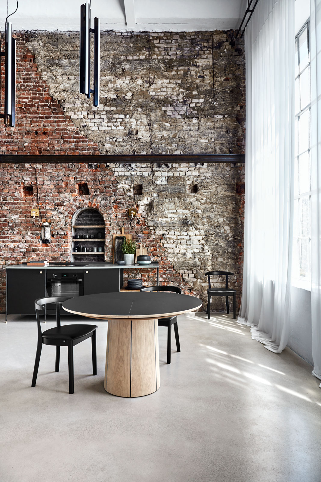 Dining Table #33 von Skovby
