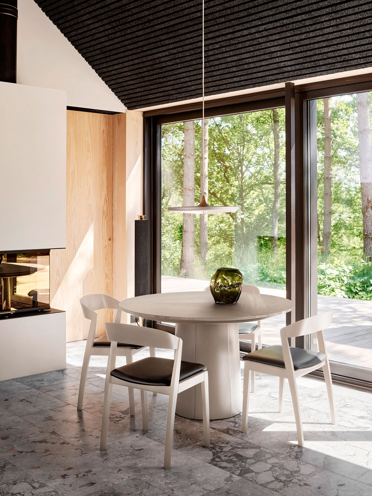 Dining Table #33 von Skovby