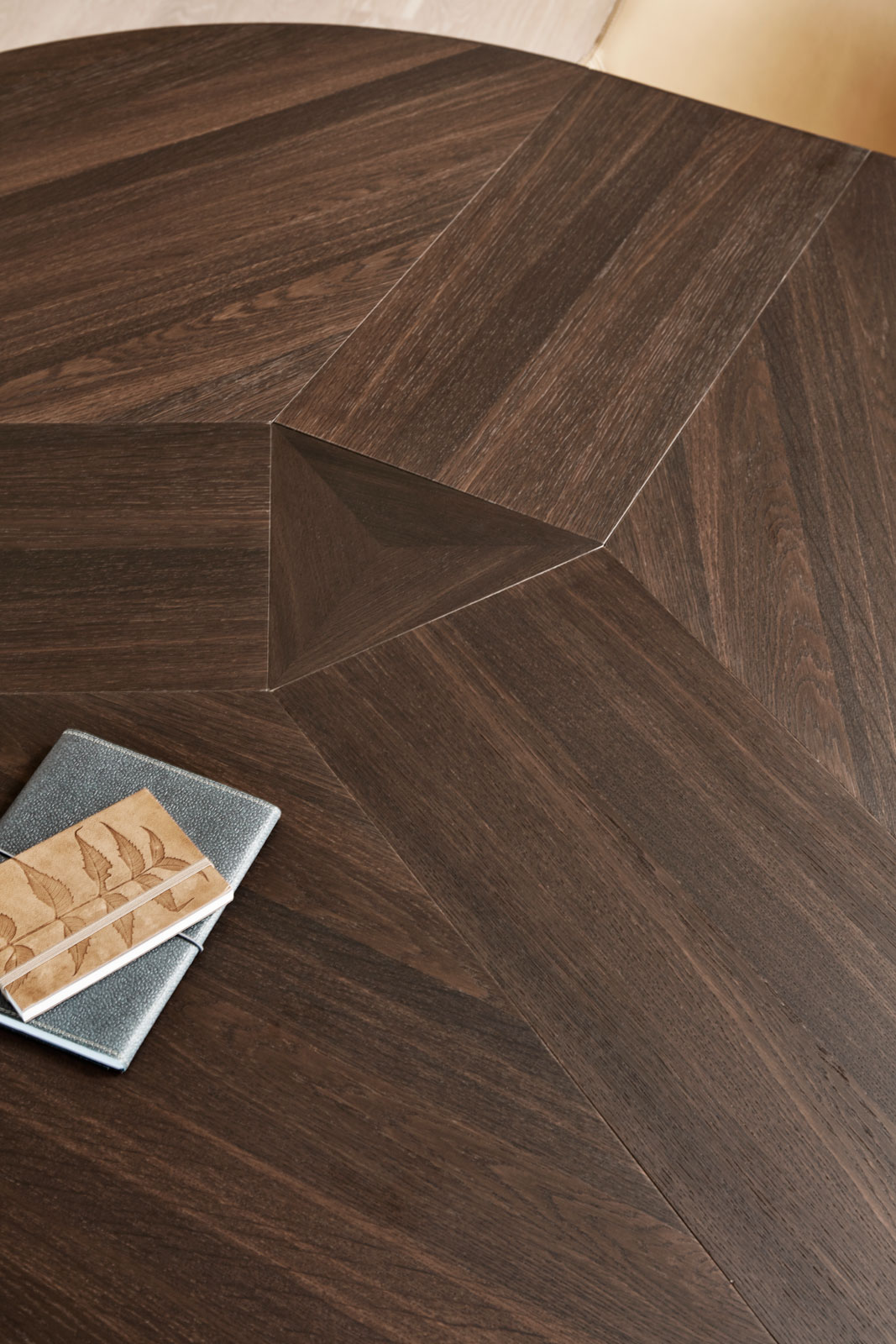 Dining Table #33 von Skovby