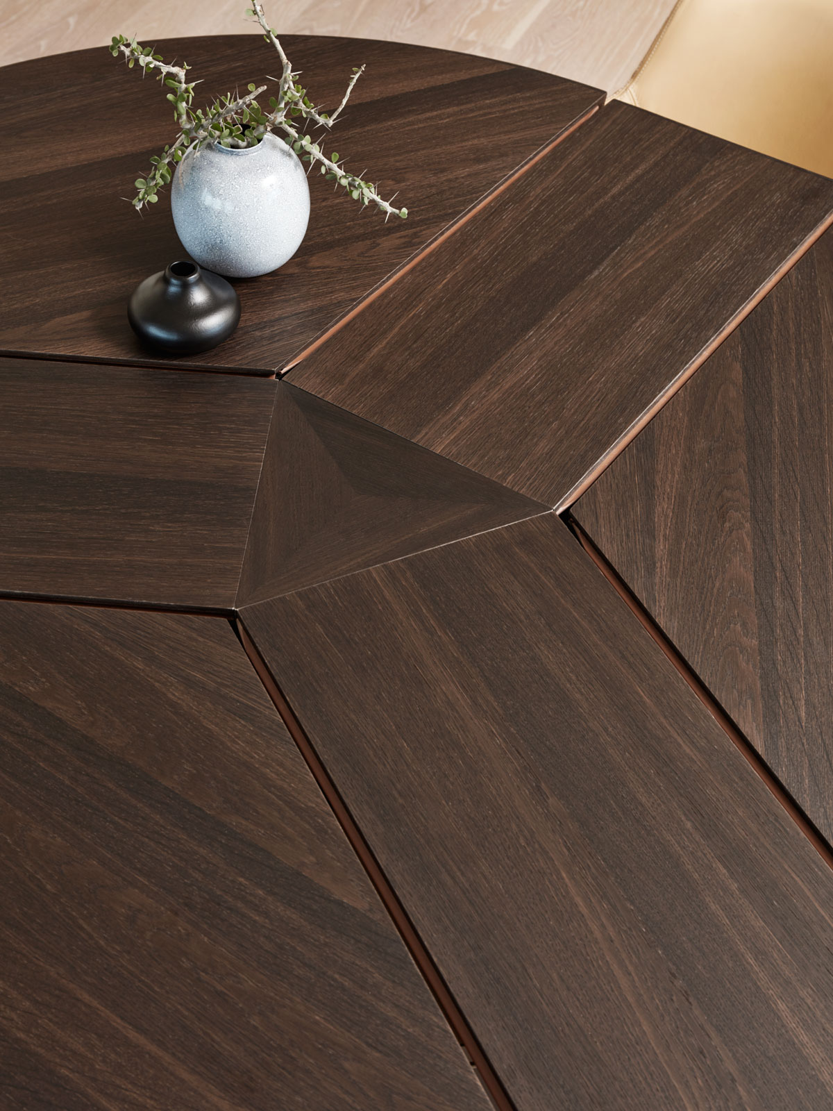 Dining Table #33 von Skovby