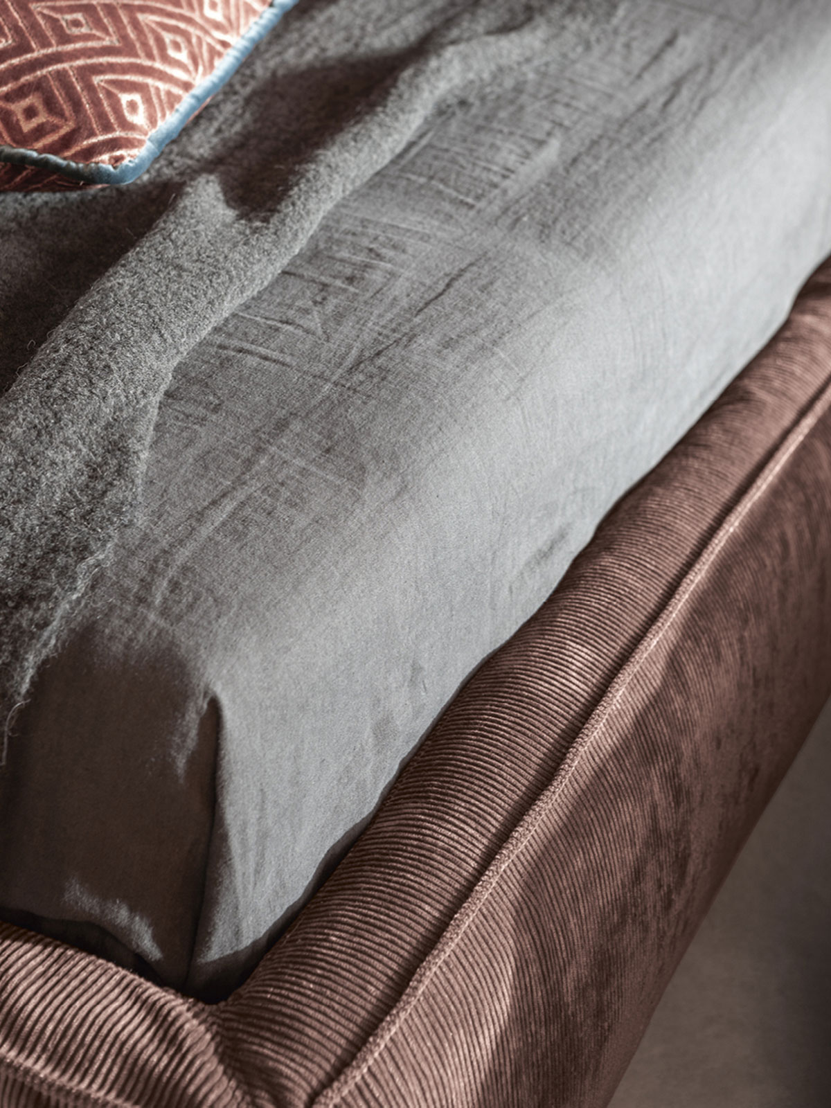 Slim One Bett von Cramer Design Edition