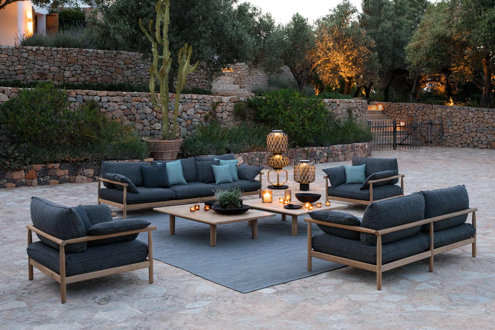 Tibbo Sofa von Dedon