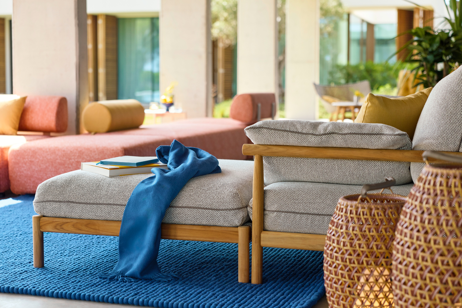 Tibbo Sofa von Dedon