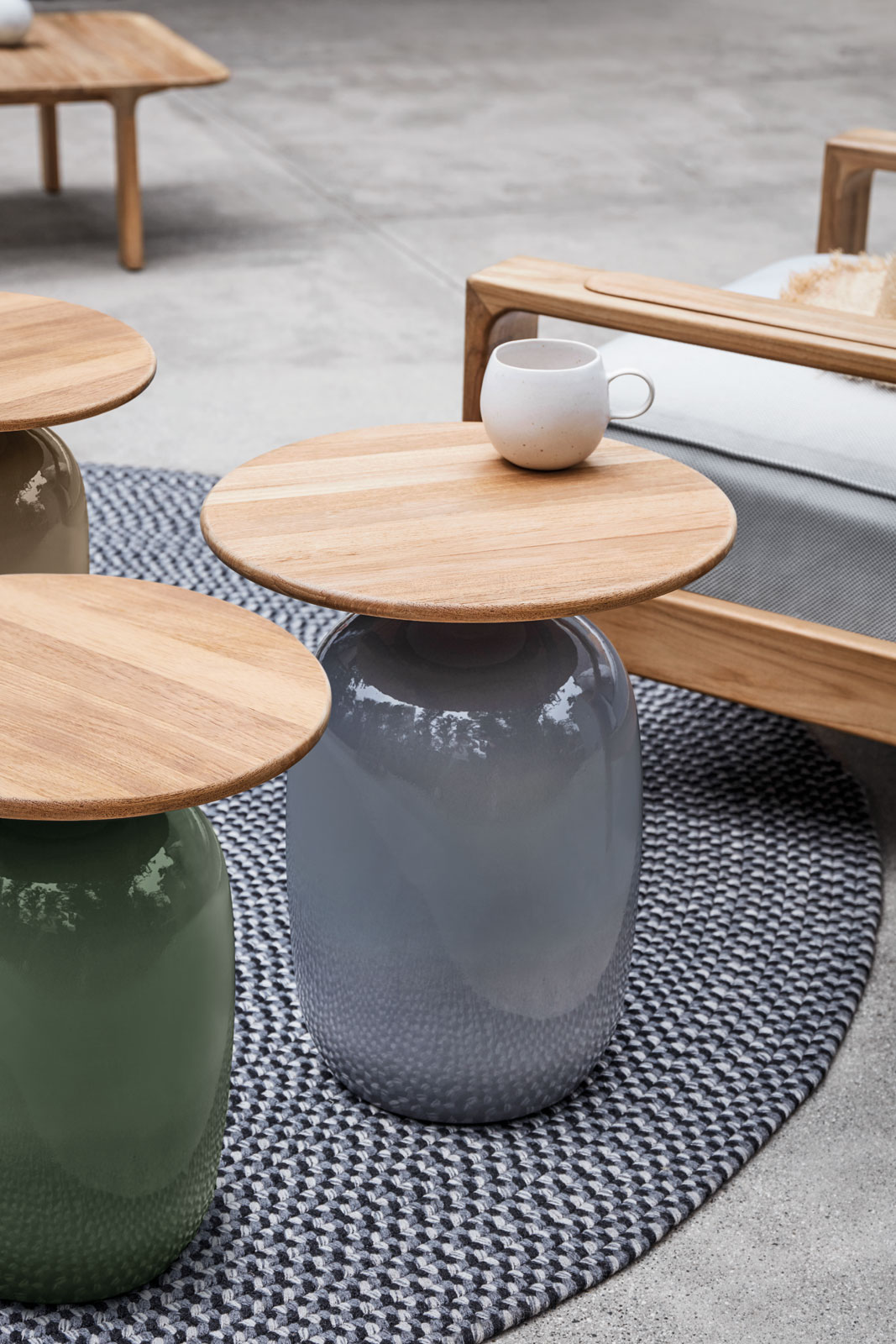 Blow High Side Table von Gloster