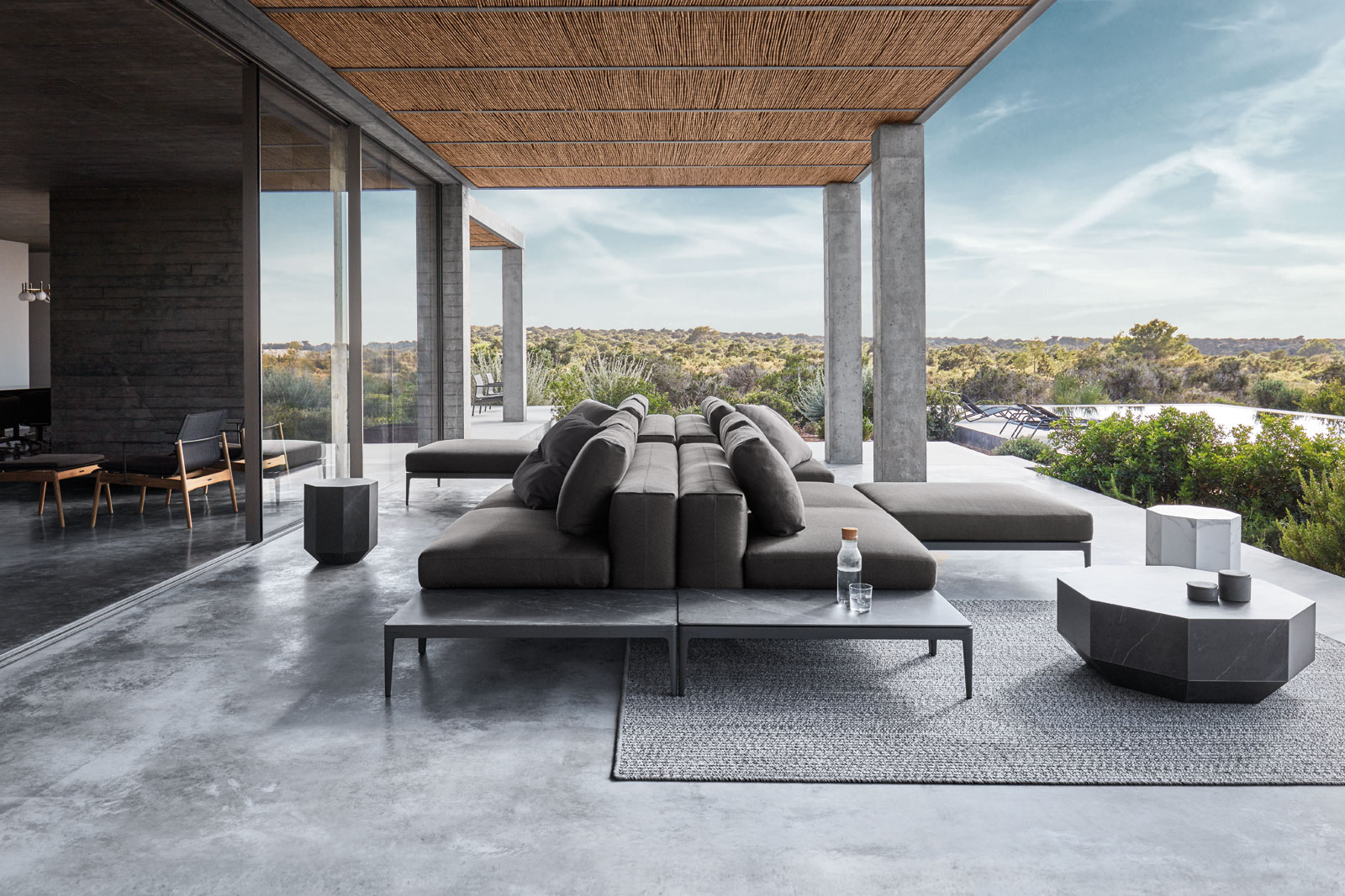 Grid Centre Unit von Gloster