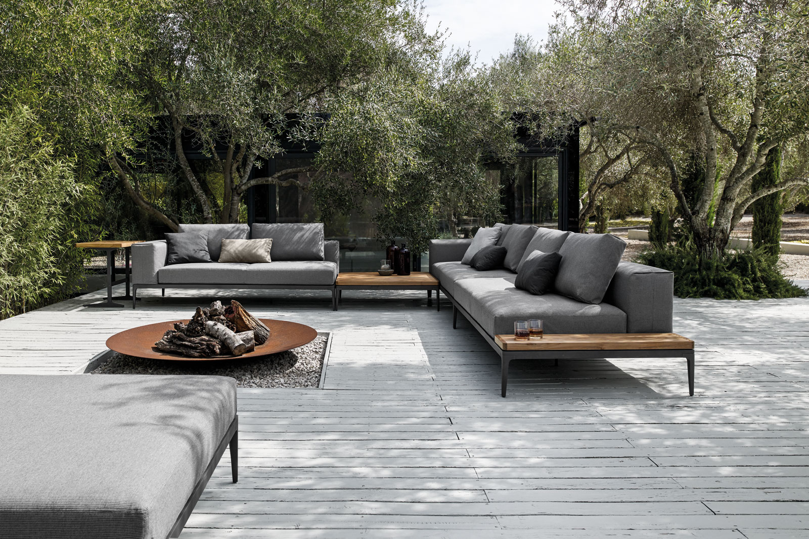 Grid Centre Unit von Gloster