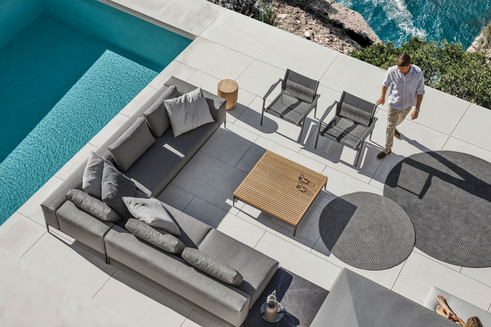 Grid Centre Unit von Gloster