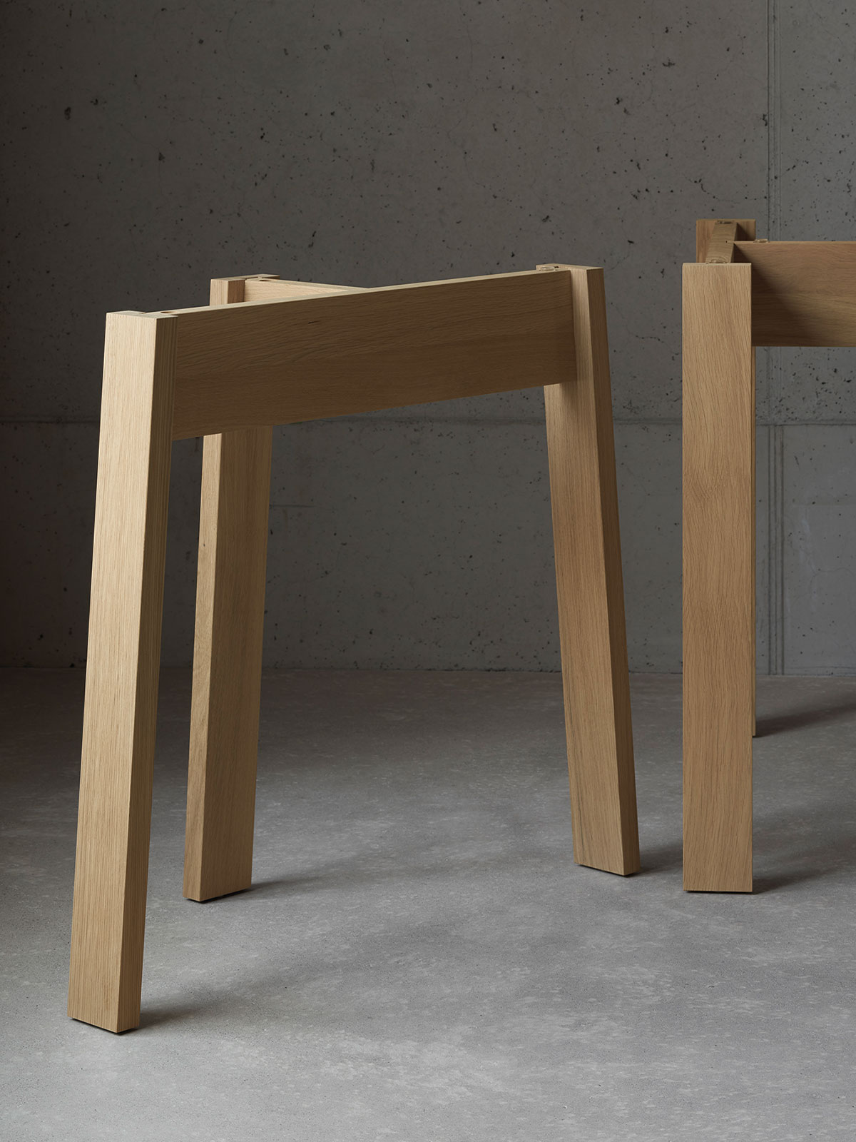 Tischbock Basic von e15