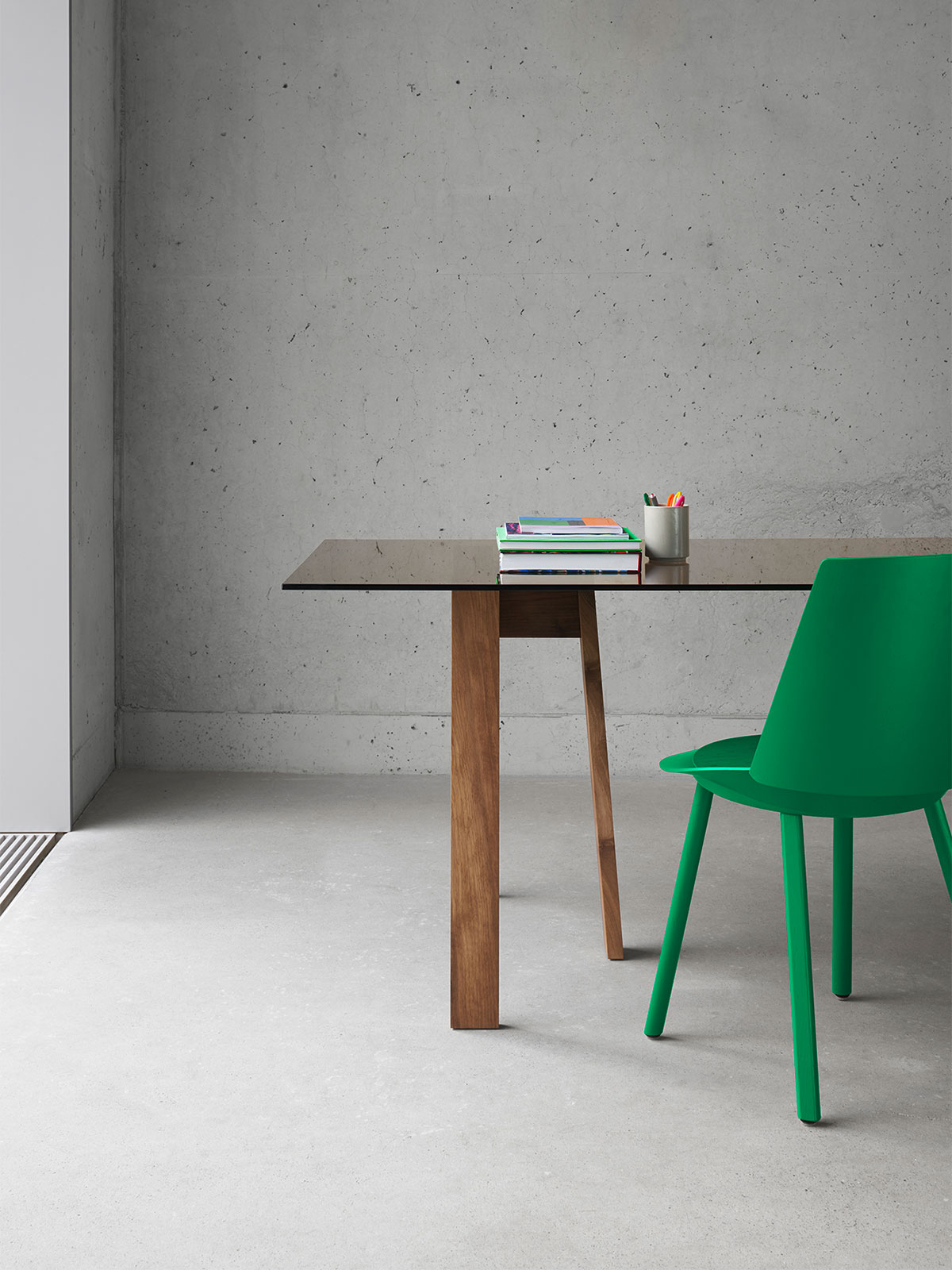 Tischbock Basic von e15