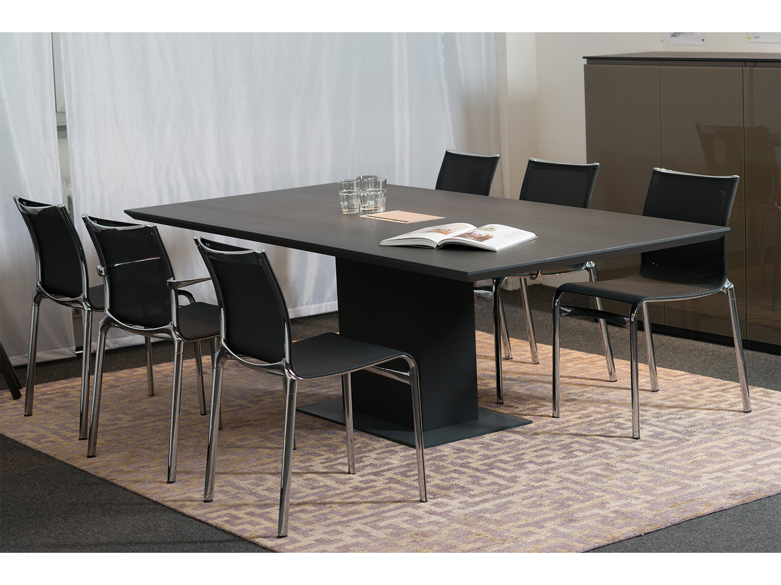 Tavolo Konferenztisch von Cramer Holzmanufaktur