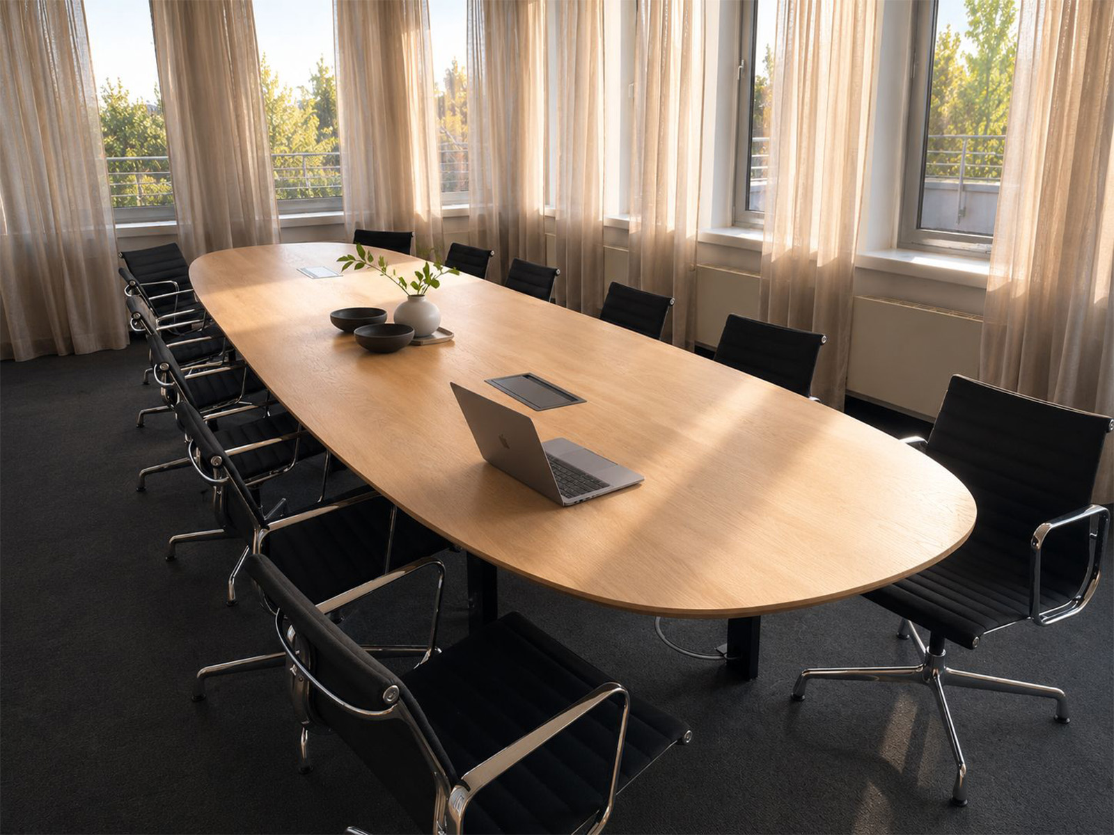 Tavolo Konferenztisch von Cramer Holzmanufaktur