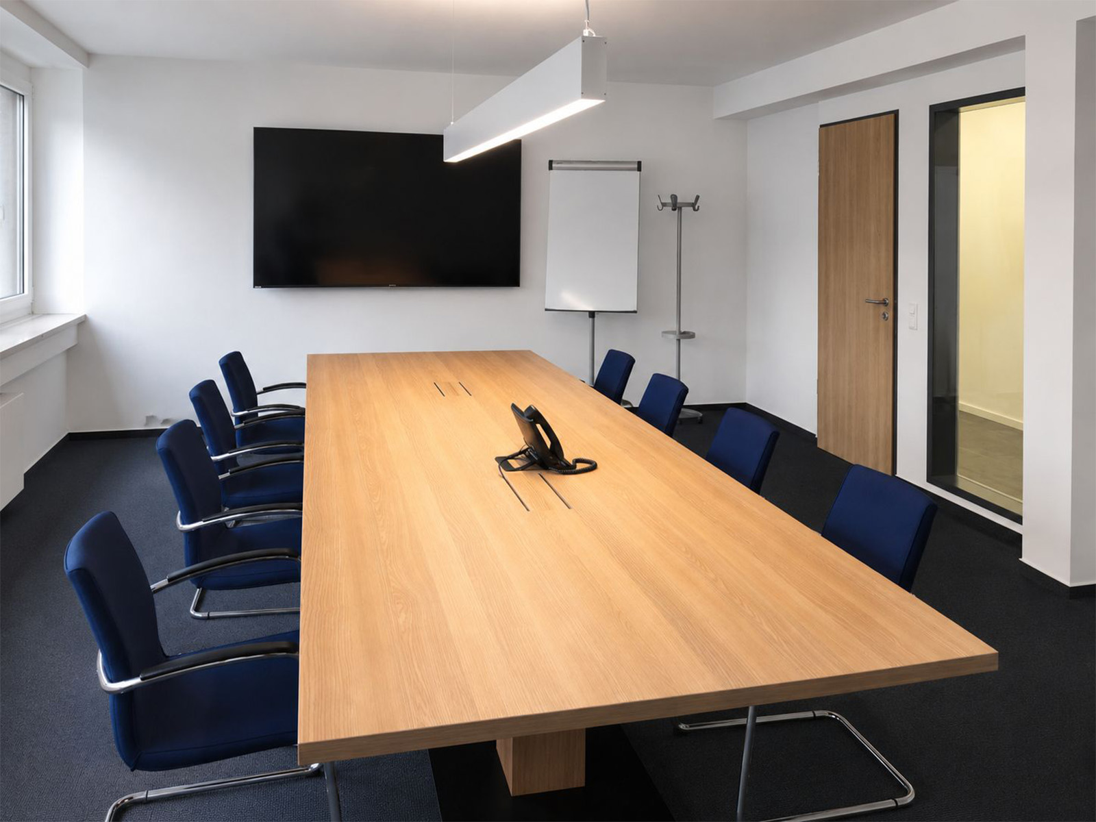 Tavolo Konferenztisch von Cramer Holzmanufaktur