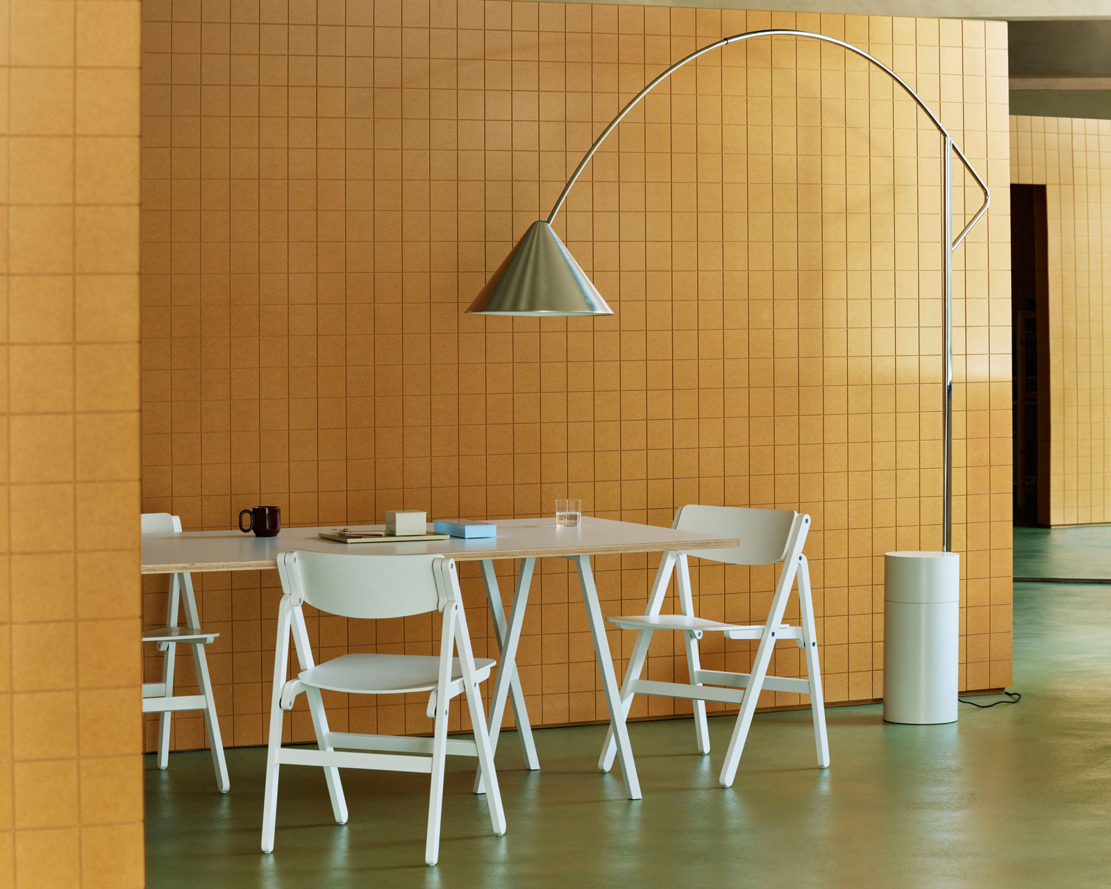 Compass Floor Lamp von HAY
