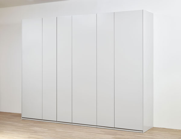 Refugium Kleiderschrank Lack PTO von Cramer Holzmanufaktur