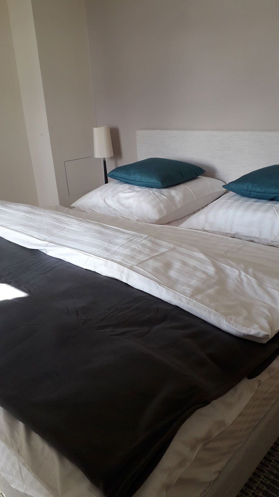 Ferienapartments in Binz - Boxspringbett von FBF