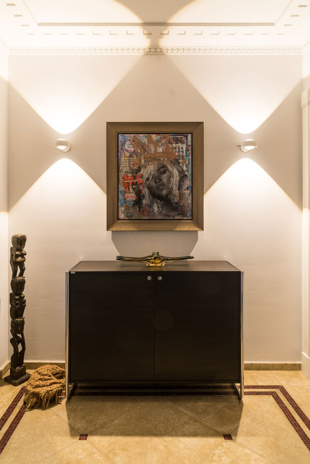Wohnung in Hamburg - Flur: Sideboard von Thonet