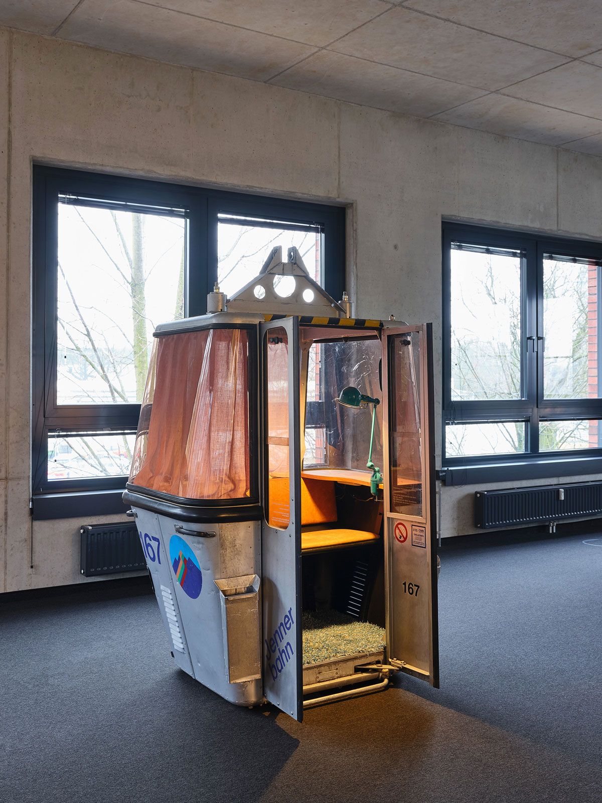 Headquarter einer Kita - Umgebaute Gondel aus der Cramer Holzmanufaktur