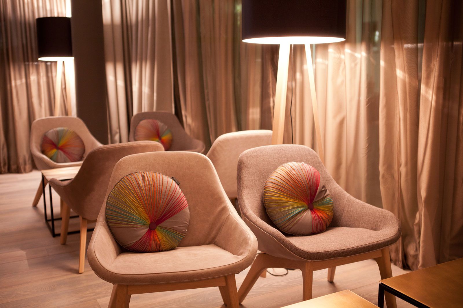 Boutique-Hotel an der Ostsee - Sessel und Kissen von Zeitraum