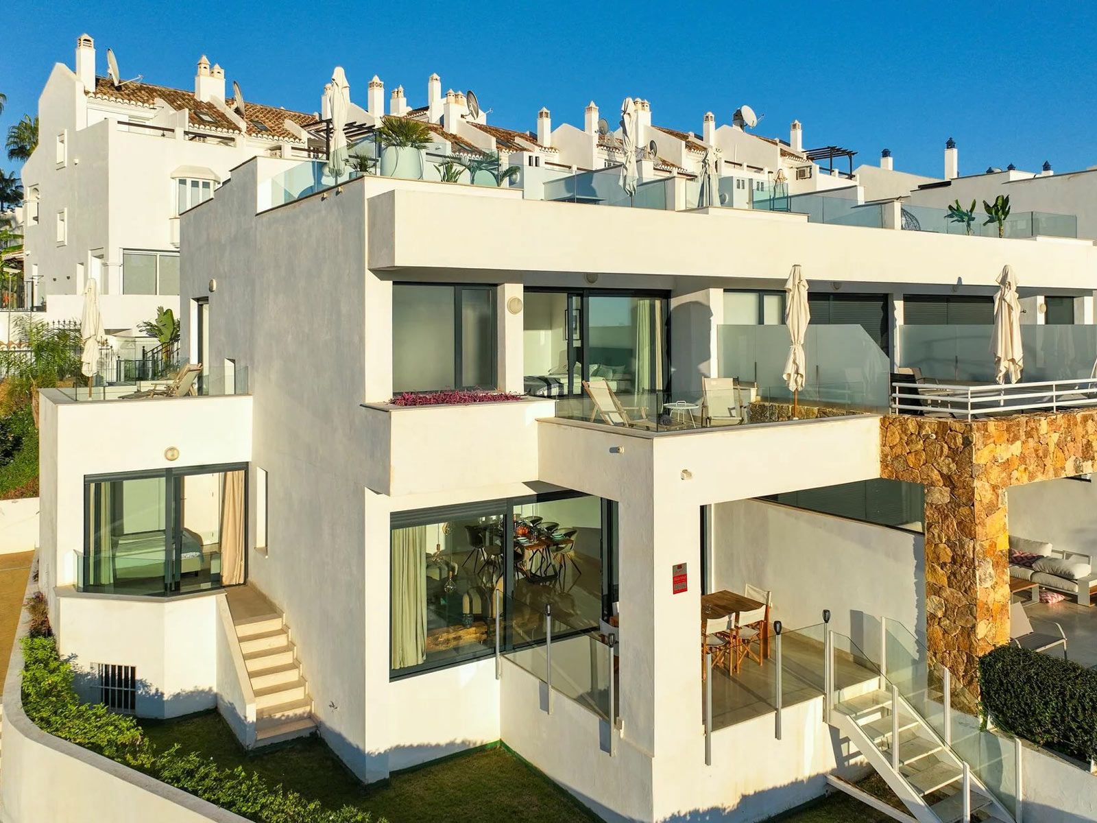 Villa Senses in Marbella - Entspanntes Feriendomizil: Die Villa Senses in Marbella von Almodvar Villas.