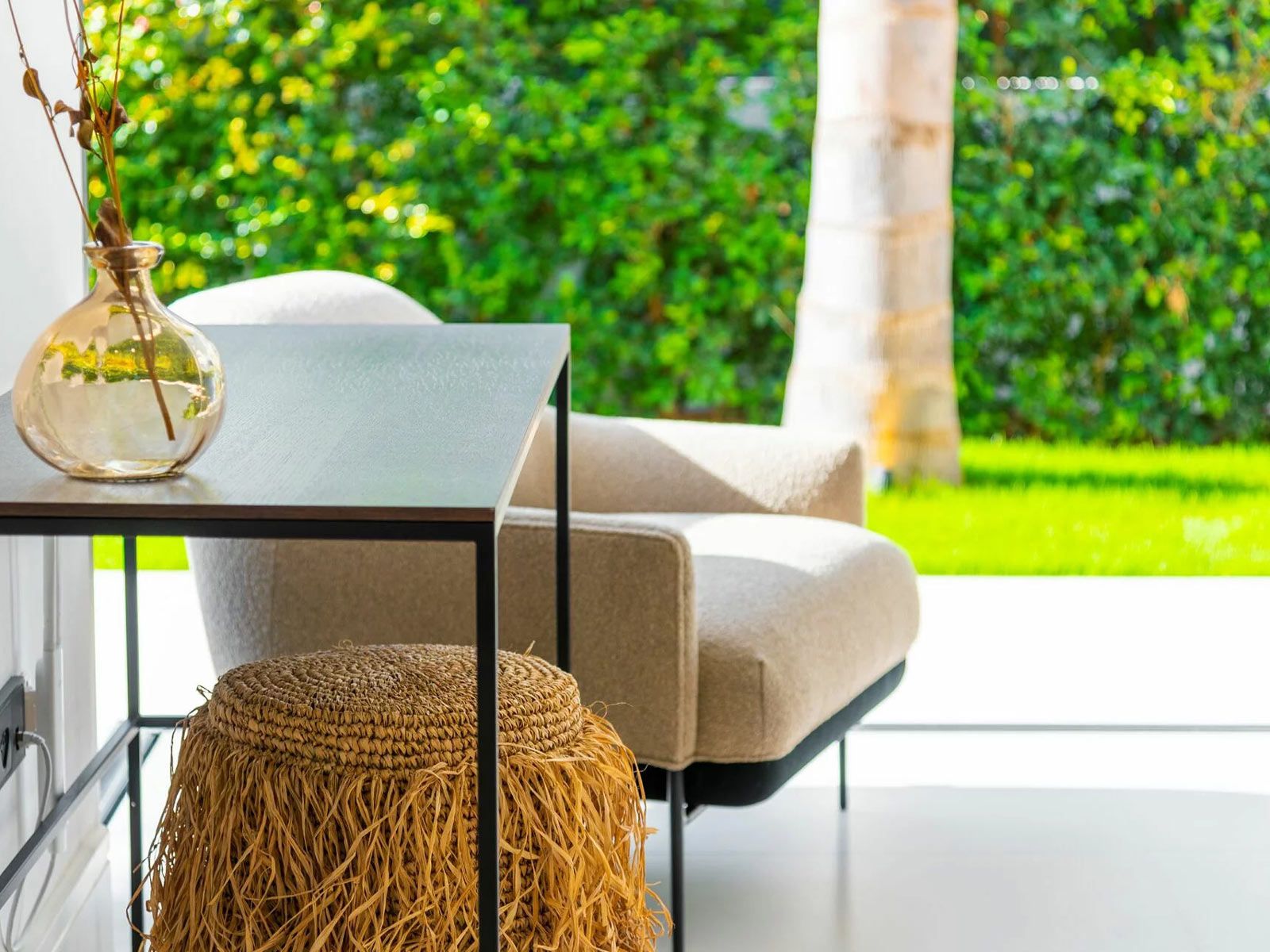 Villa Bohme in Marbella - Die klaren Linien von Konsolentisch 