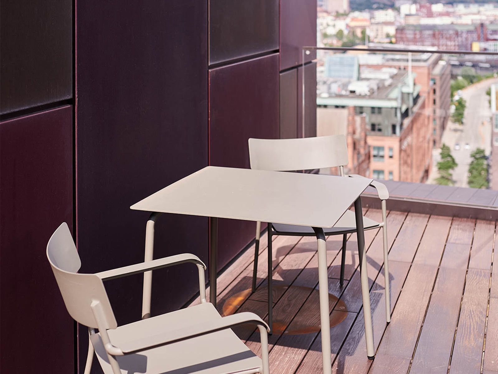 Loft in der Hafen City - Von der Dachterasse aus, die mit der August Serie von Serax ausgestattet ist, hat man eine grandiose Aussicht über die Hamburger Hafencity.