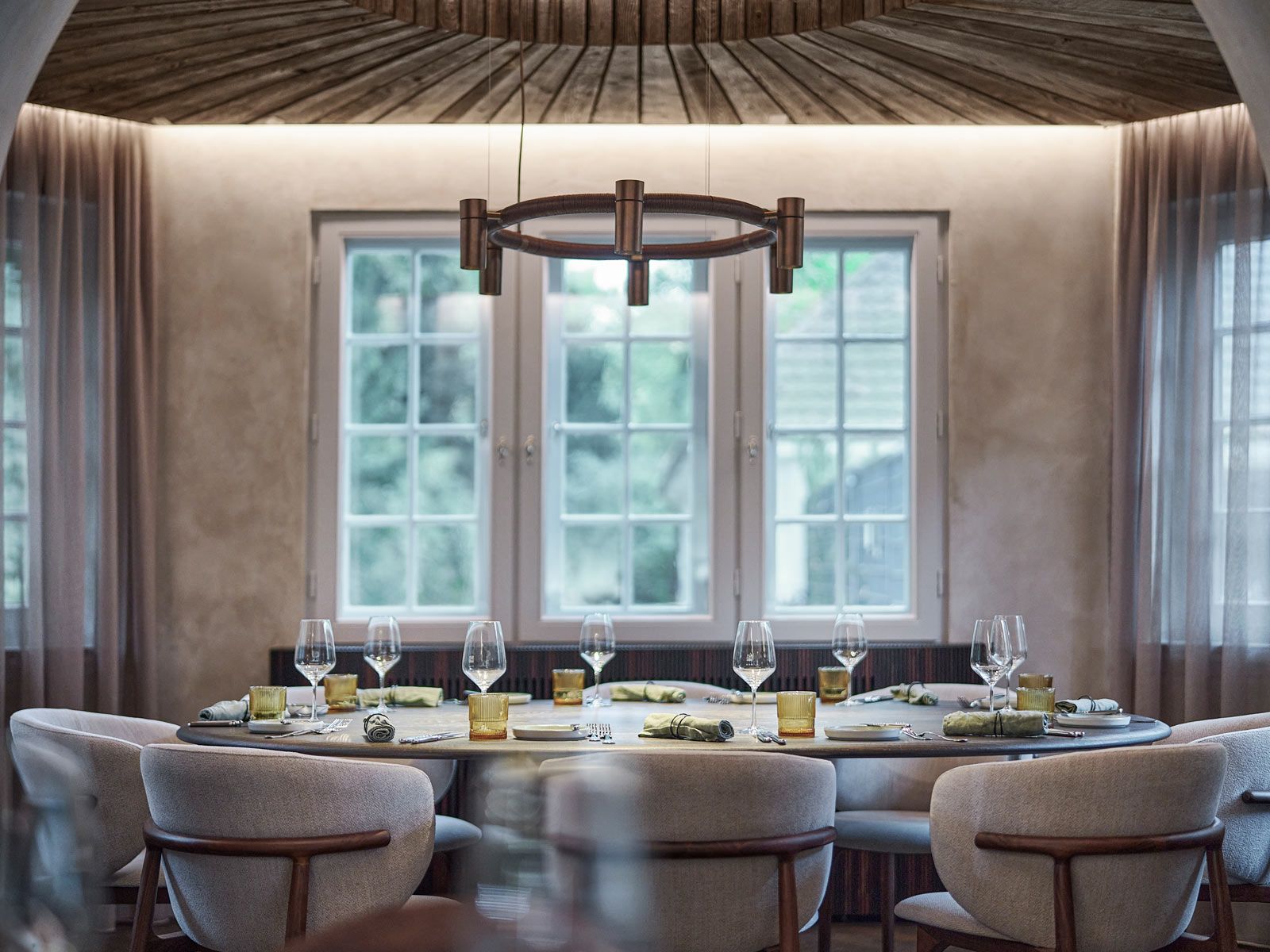 Gastronomie im Herzen des Stadtparks - Subtile Art-Deko-Elemente unterstreichen den Look perfekt.