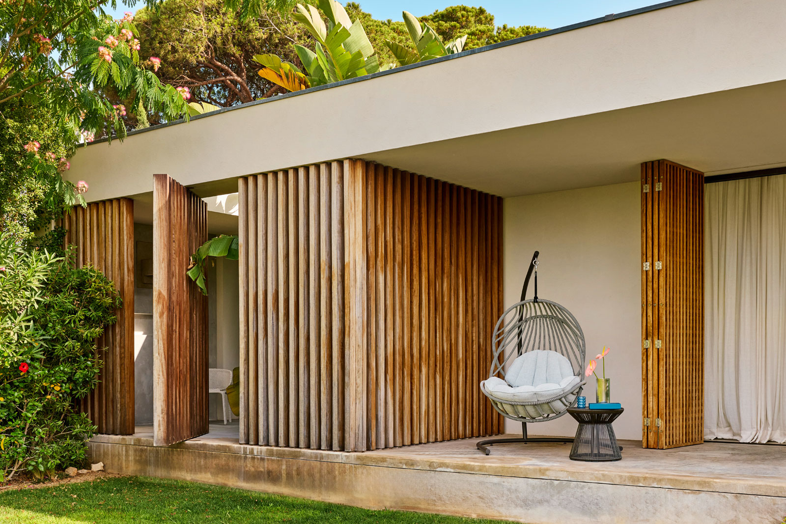 Entdecken Sie die DEDON Gartenm&ouml;bel- und Outdoor-Kollektion in Hamburg im Cramer Flagship Kieler Stra&szlig;e