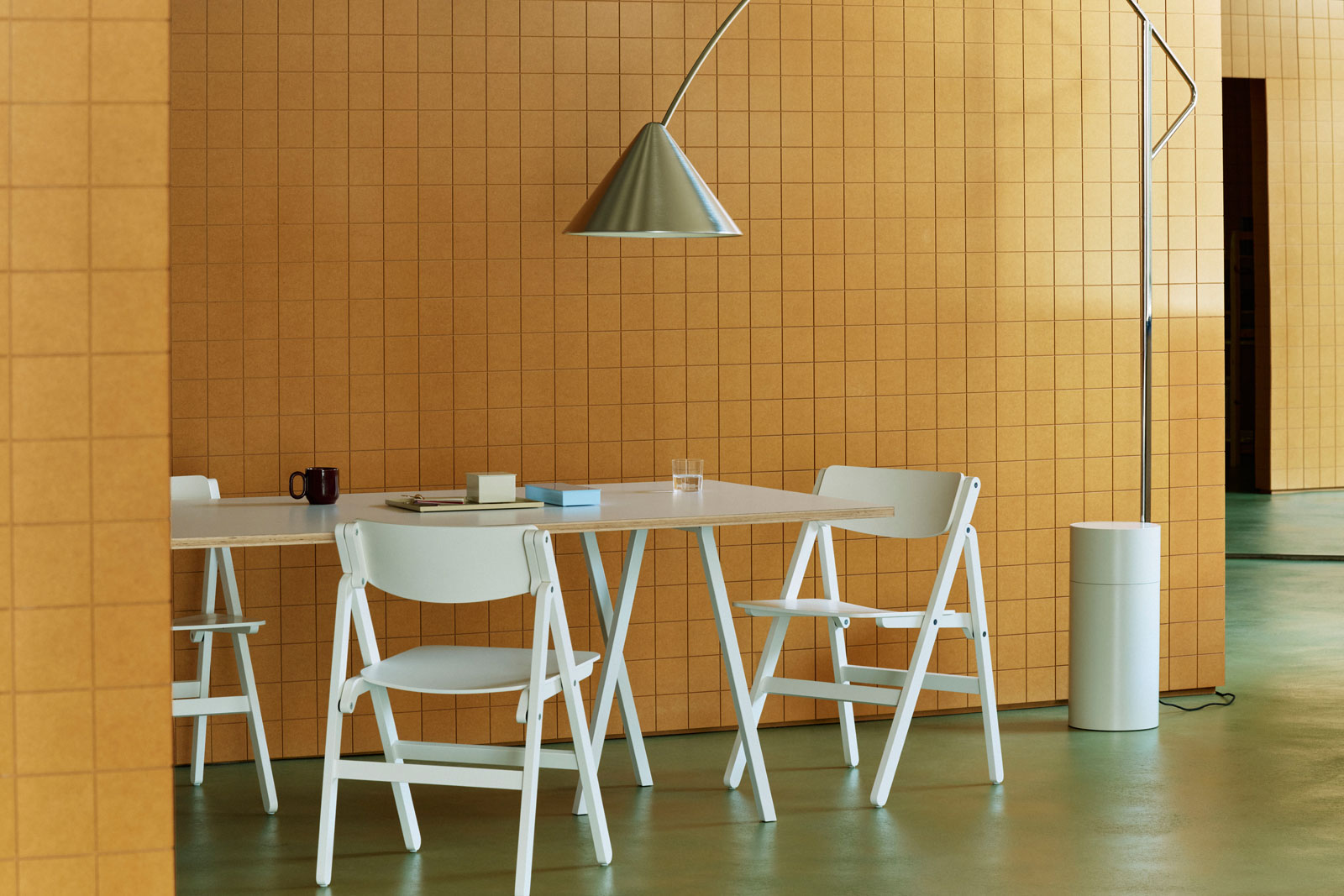 Compass Floor Lamp von HAY