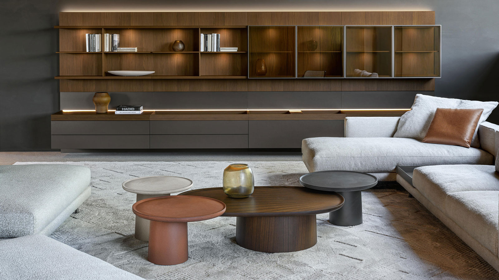 Molteni&C vereint klare Linien, perfekte Proportionen und feinste Materialien