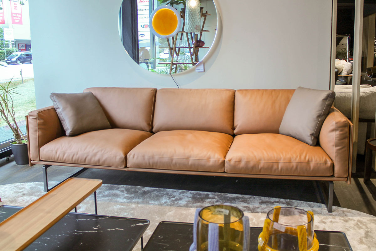 Sofa 8 von Cassina für 15.490 € Sofa 8 von Cassina für 15.490 €