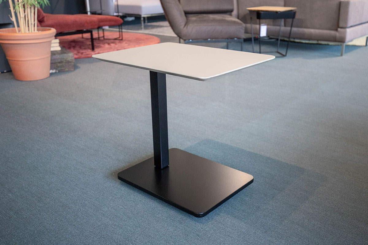 Beistelltisch Fenton von Bacher im Sale