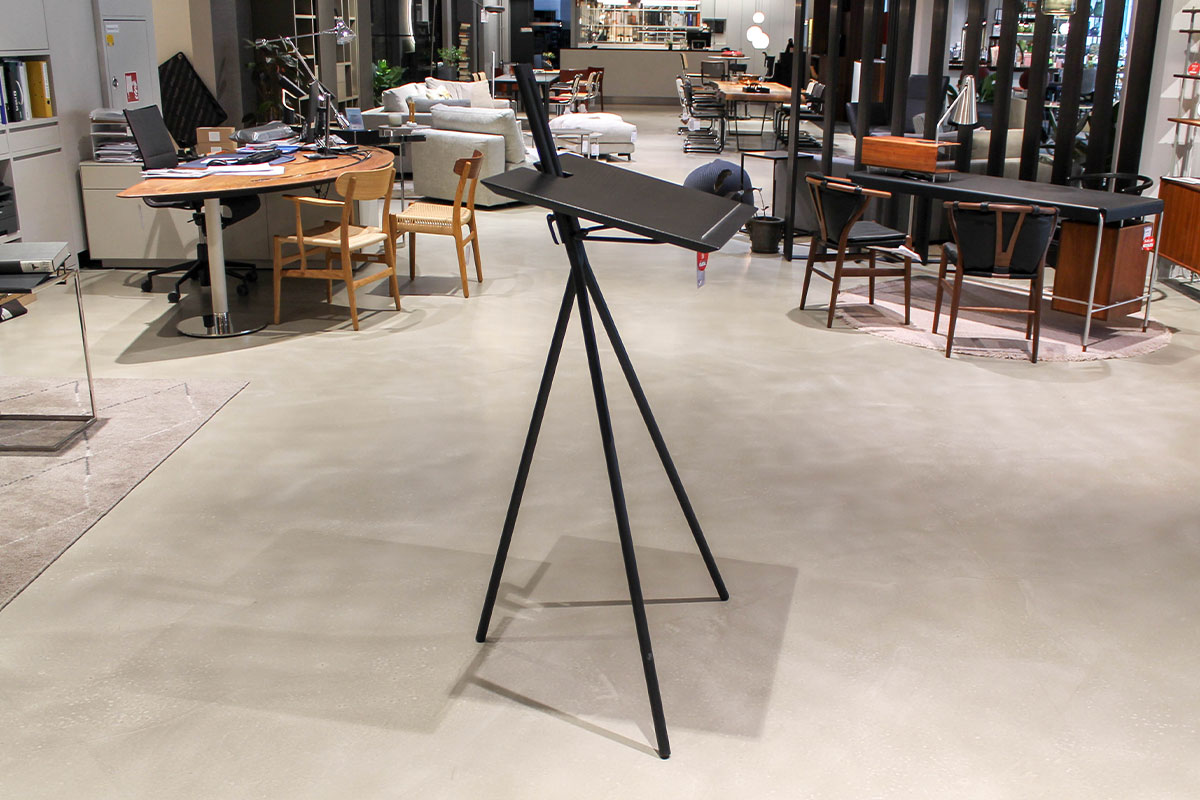 Stehpult Notos Standing Desk von Classicon