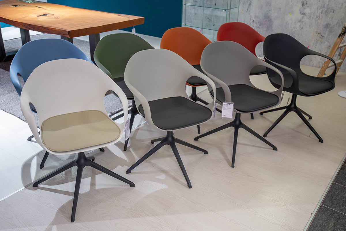 Stuhlgruppe Elephant von Kristalia