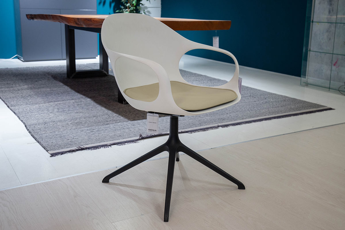 Stuhlgruppe Elephant von Kristalia