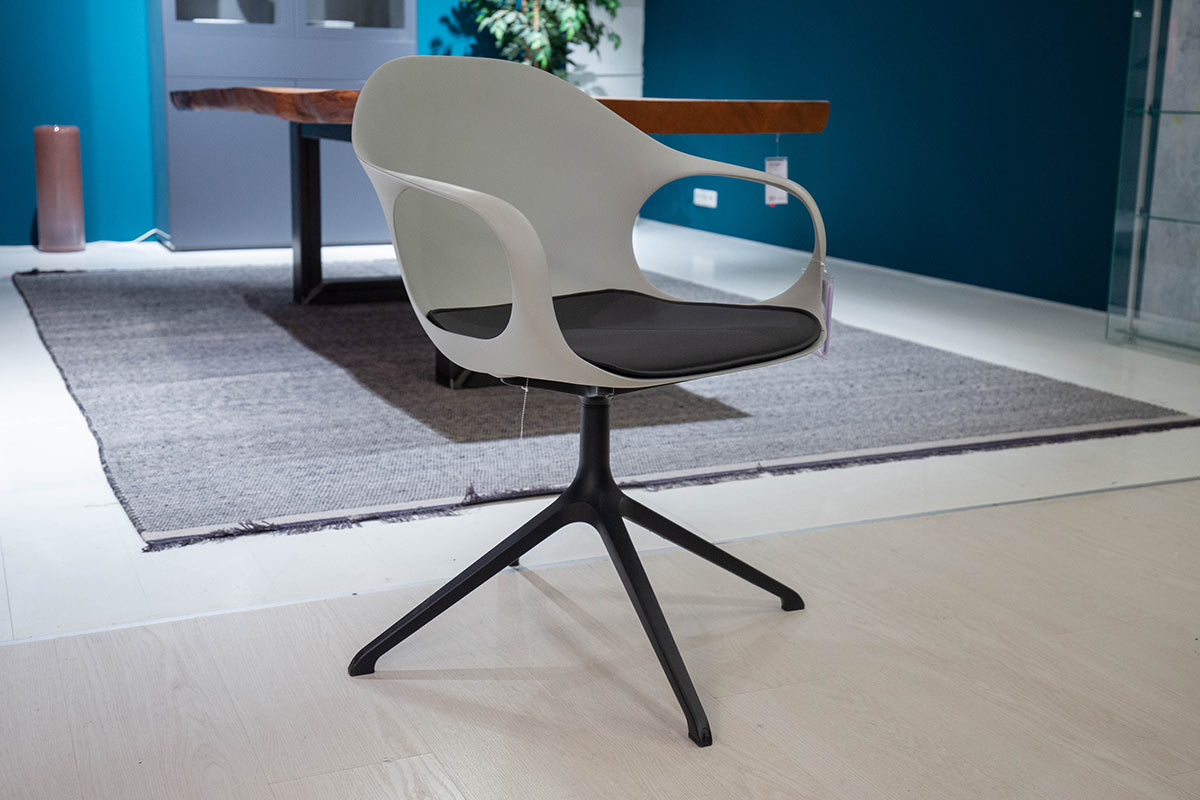 Stuhlgruppe Elephant von Kristalia