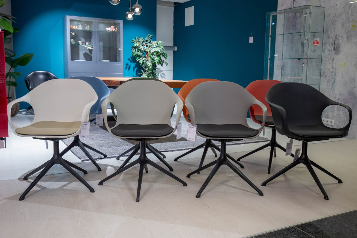 Stuhlgruppe Elephant von Kristalia im Sale